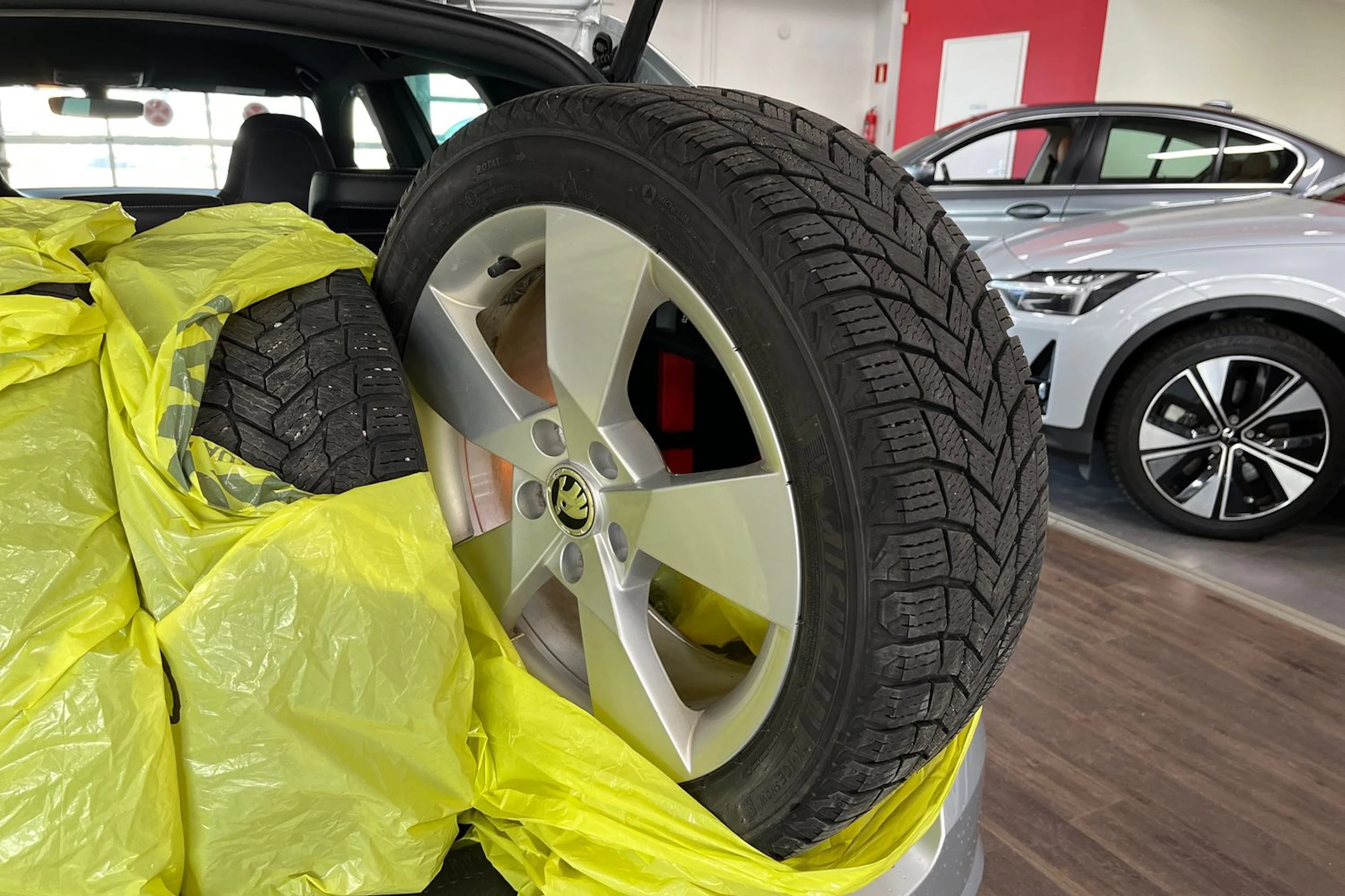 Harmaa Skoda OCTAVIA 2017 kuva 10.