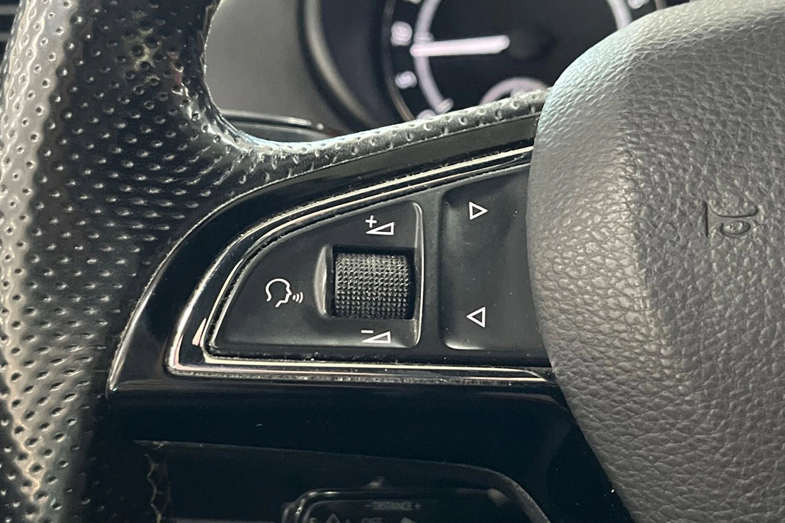 Harmaa Skoda OCTAVIA 2017 kuva 14.