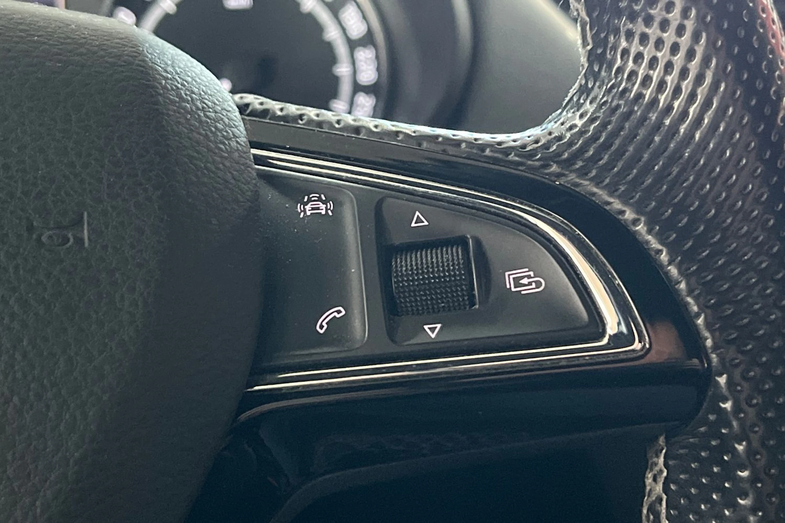 Harmaa Skoda OCTAVIA 2017 kuva 15.