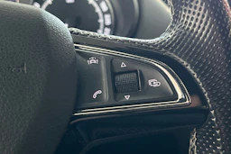 Harmaa Skoda OCTAVIA 2017 kuva 15.