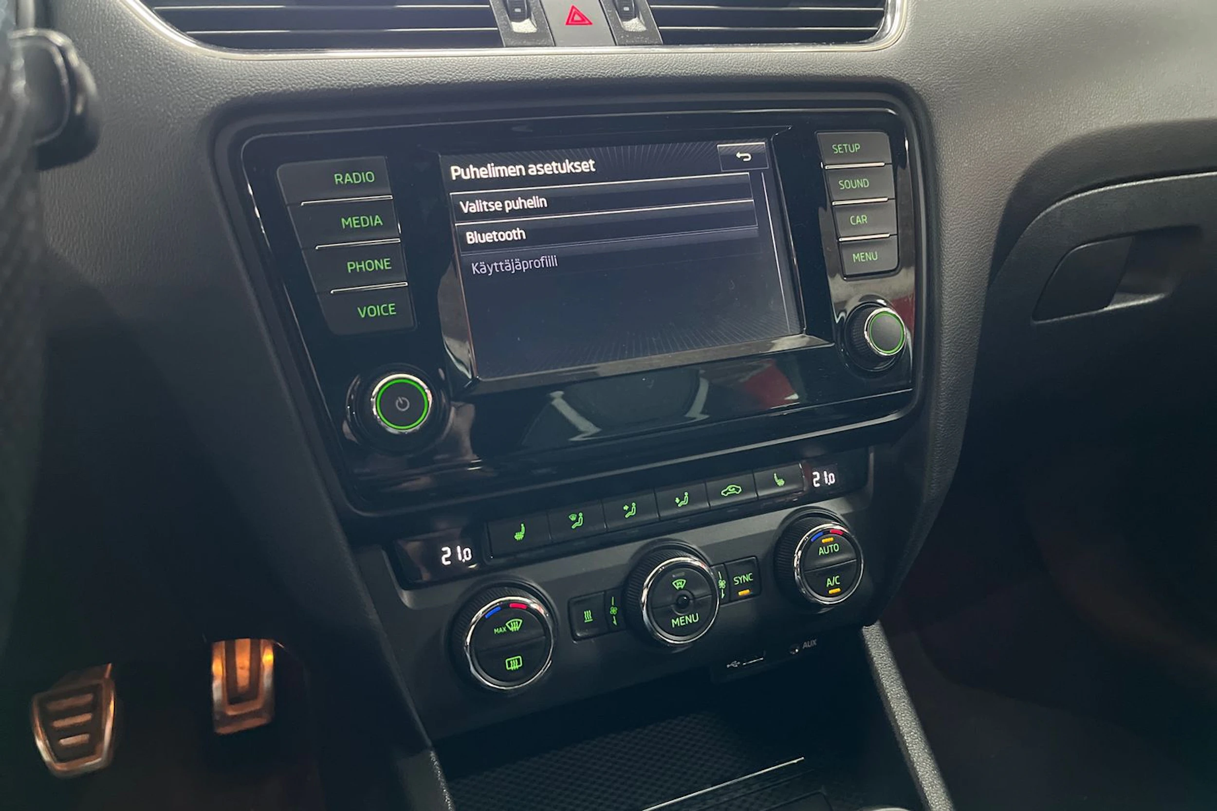 Harmaa Skoda OCTAVIA 2017 kuva 17.