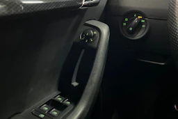 Harmaa Skoda OCTAVIA 2017 kuva 20.