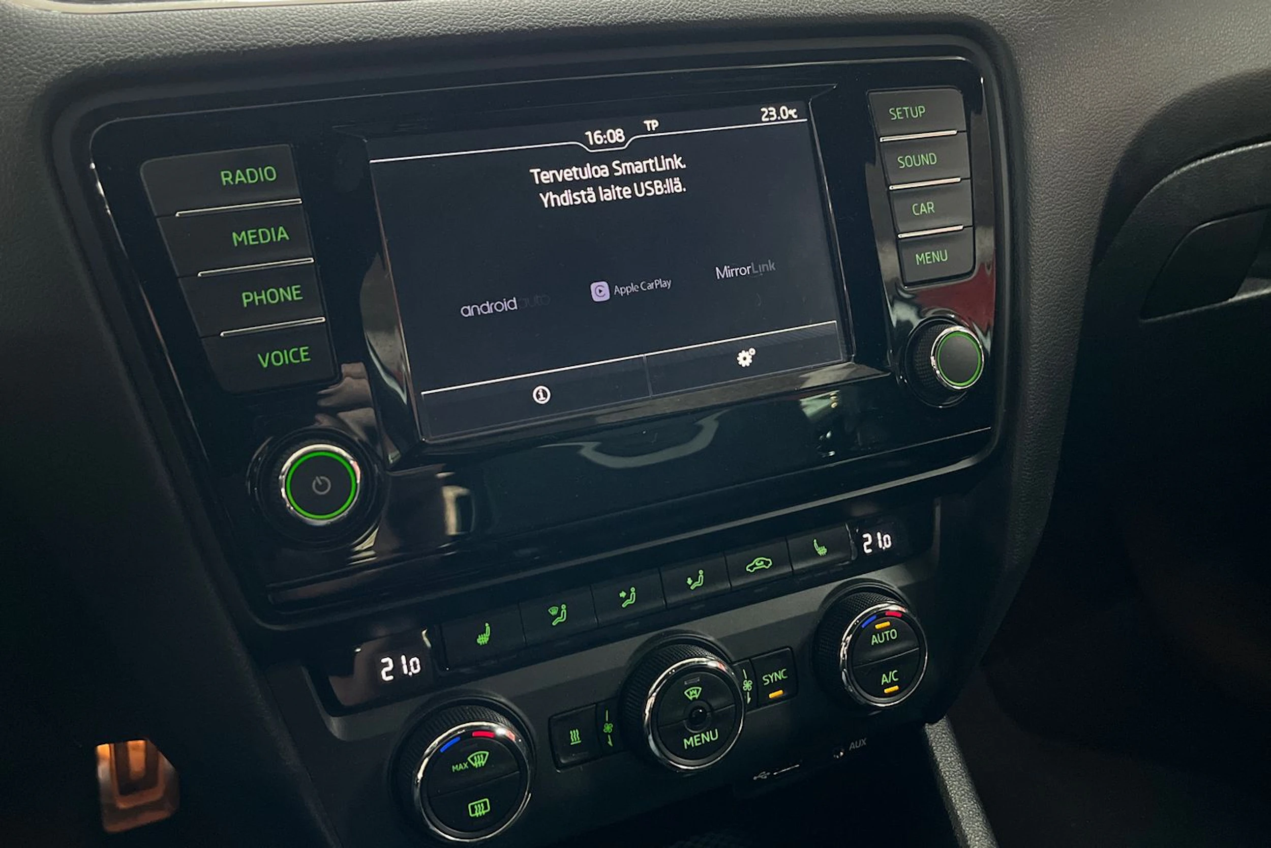 Harmaa Skoda OCTAVIA 2017 kuva 21.