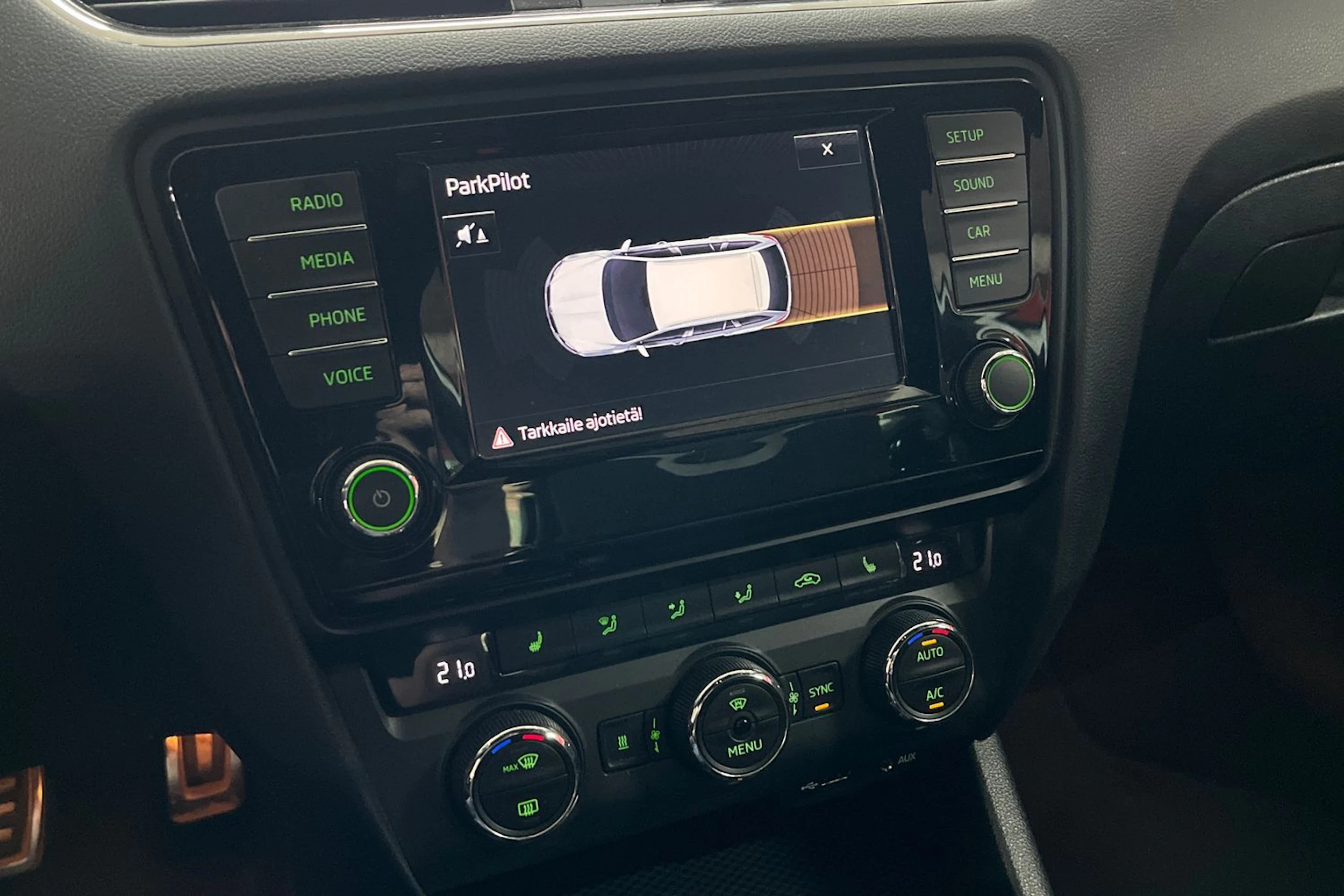 Harmaa Skoda OCTAVIA 2017 kuva 22.
