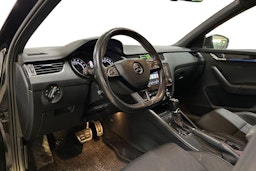 musta Skoda Octavia 2017 kuva 3.