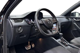 musta Skoda Octavia 2018 kuva 7.