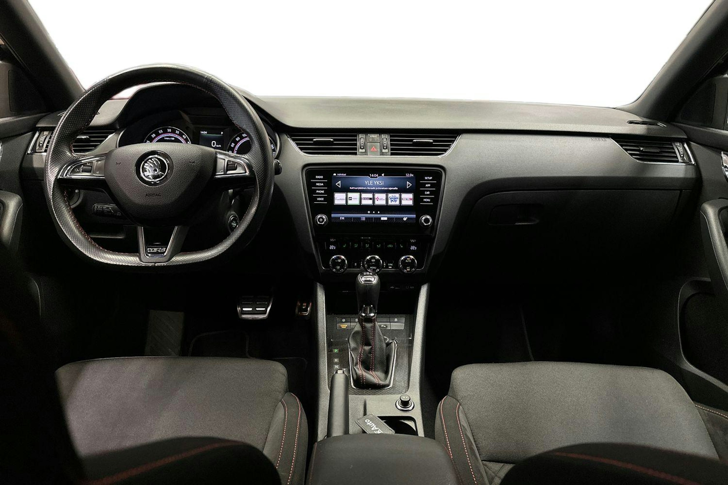 musta Skoda Octavia 2018 kuva 9.