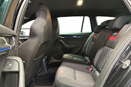 musta Skoda Octavia 2018 kuva 10.