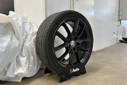 musta Skoda Octavia 2018 kuva 13.