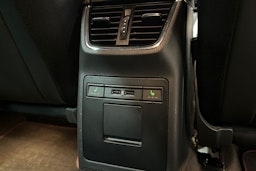 musta Skoda Octavia 2018 kuva 16.