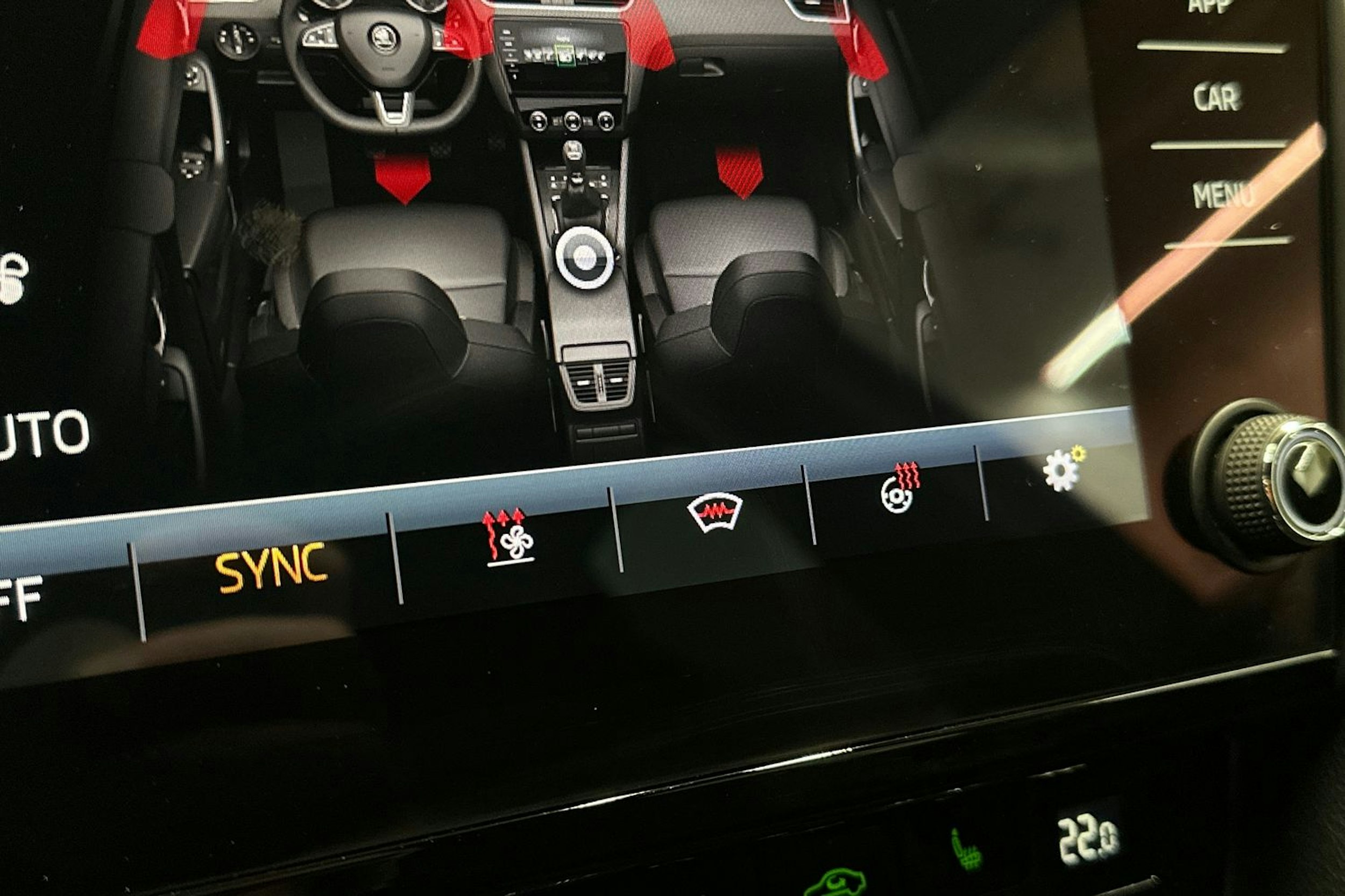 musta Skoda Octavia 2018 kuva 24.