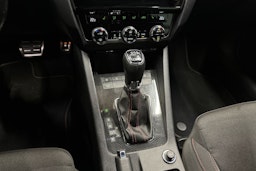 musta Skoda Octavia 2018 kuva 25.