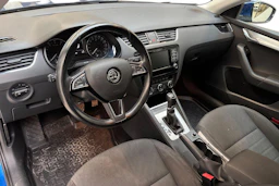 sininen Skoda Octavia 2017 kuva 6.