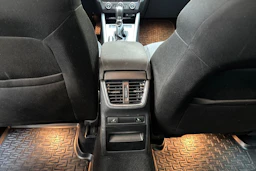 sininen Skoda Octavia 2017 kuva 12.
