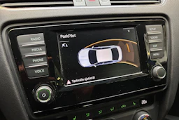 sininen Skoda Octavia 2017 kuva 16.