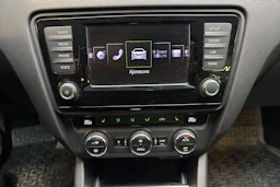 sininen Skoda Octavia 2017 kuva 17.