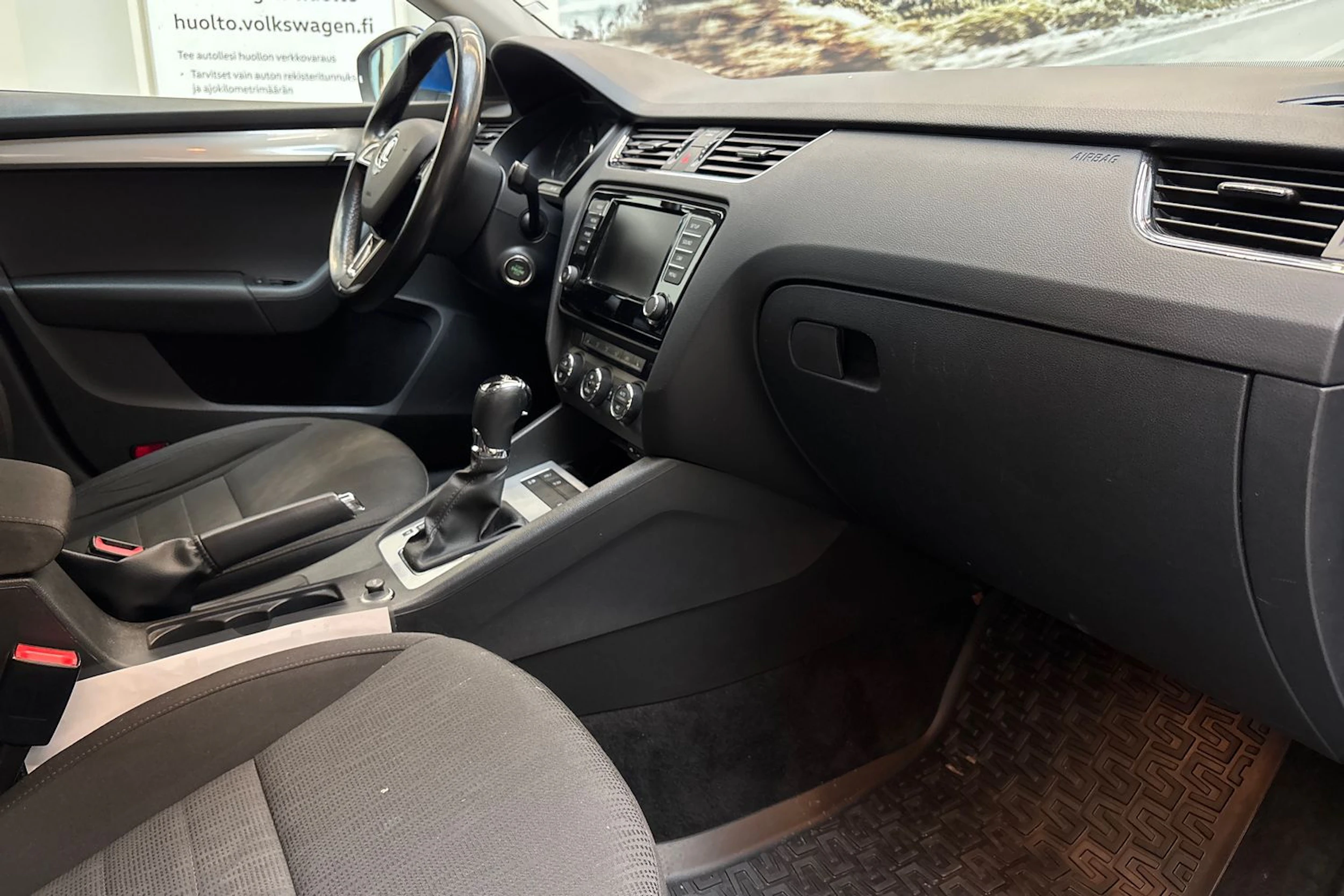 sininen Skoda Octavia 2017 kuva 20.