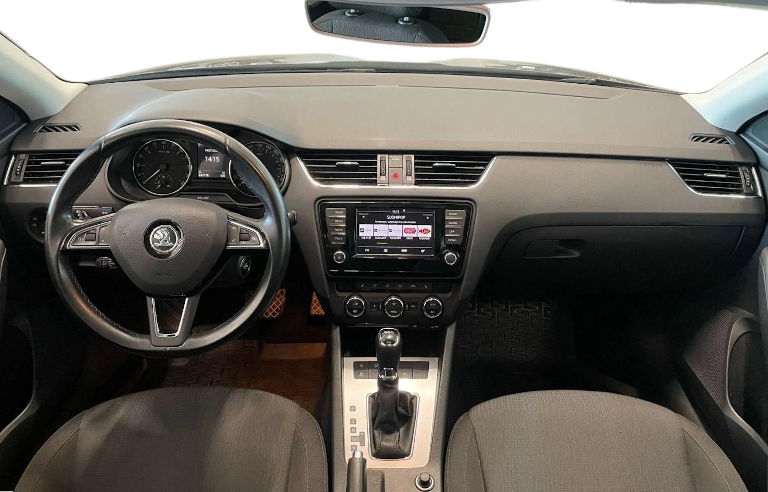 ruskea (beige) Skoda Octavia 2017 kuva 7.