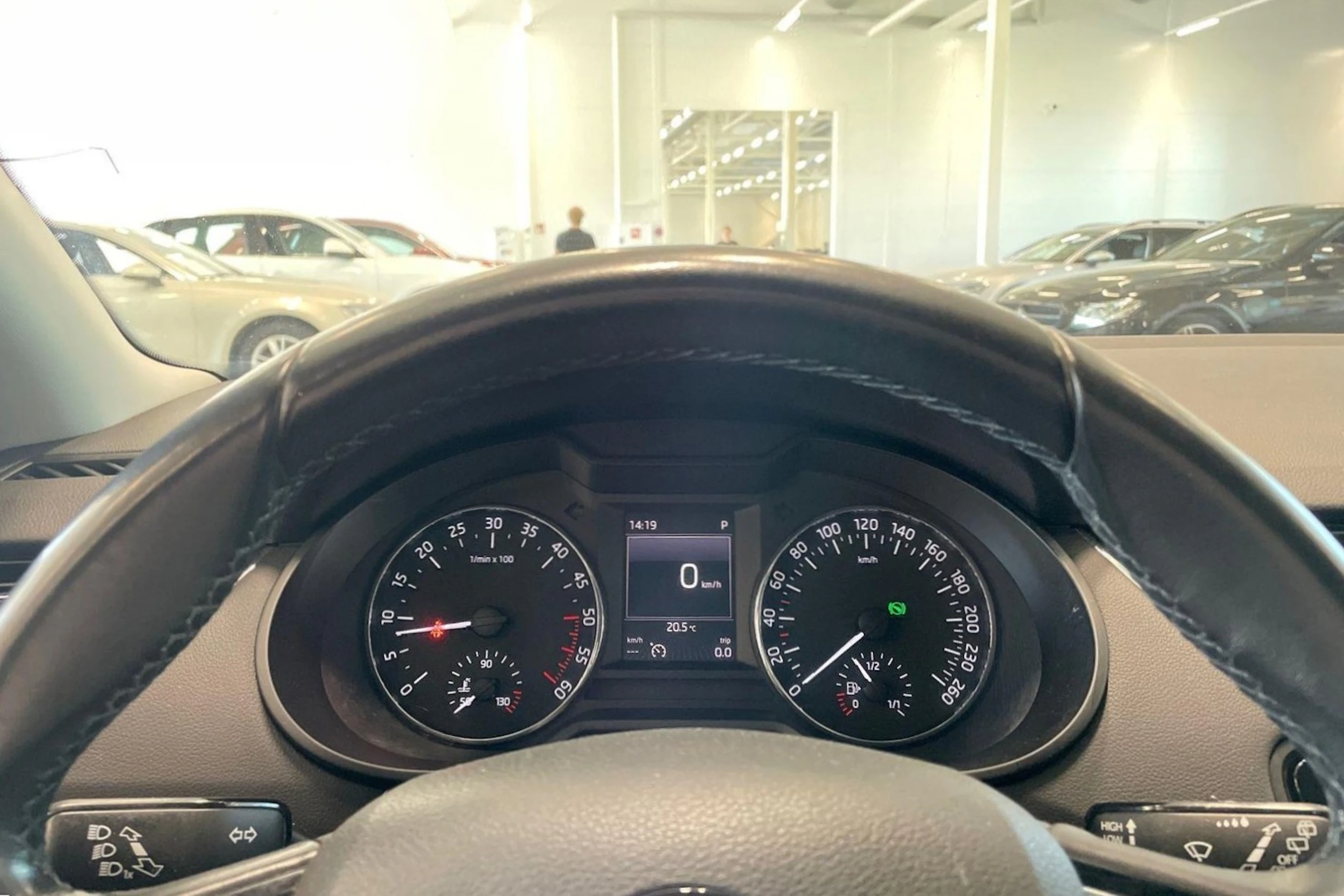 ruskea (beige) Skoda Octavia 2017 kuva 16.