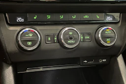 ruskea (beige) Skoda Octavia 2017 kuva 25.