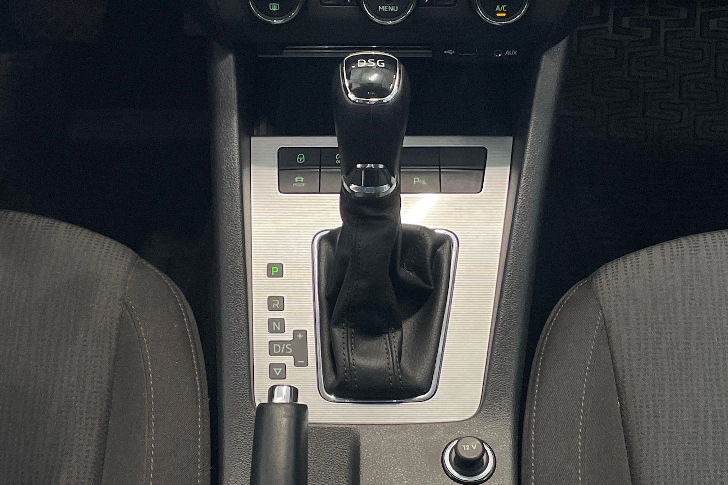 ruskea (beige) Skoda Octavia 2017 kuva 27.