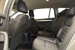 ruskea (beige) Skoda Octavia 2018 kuva 10.