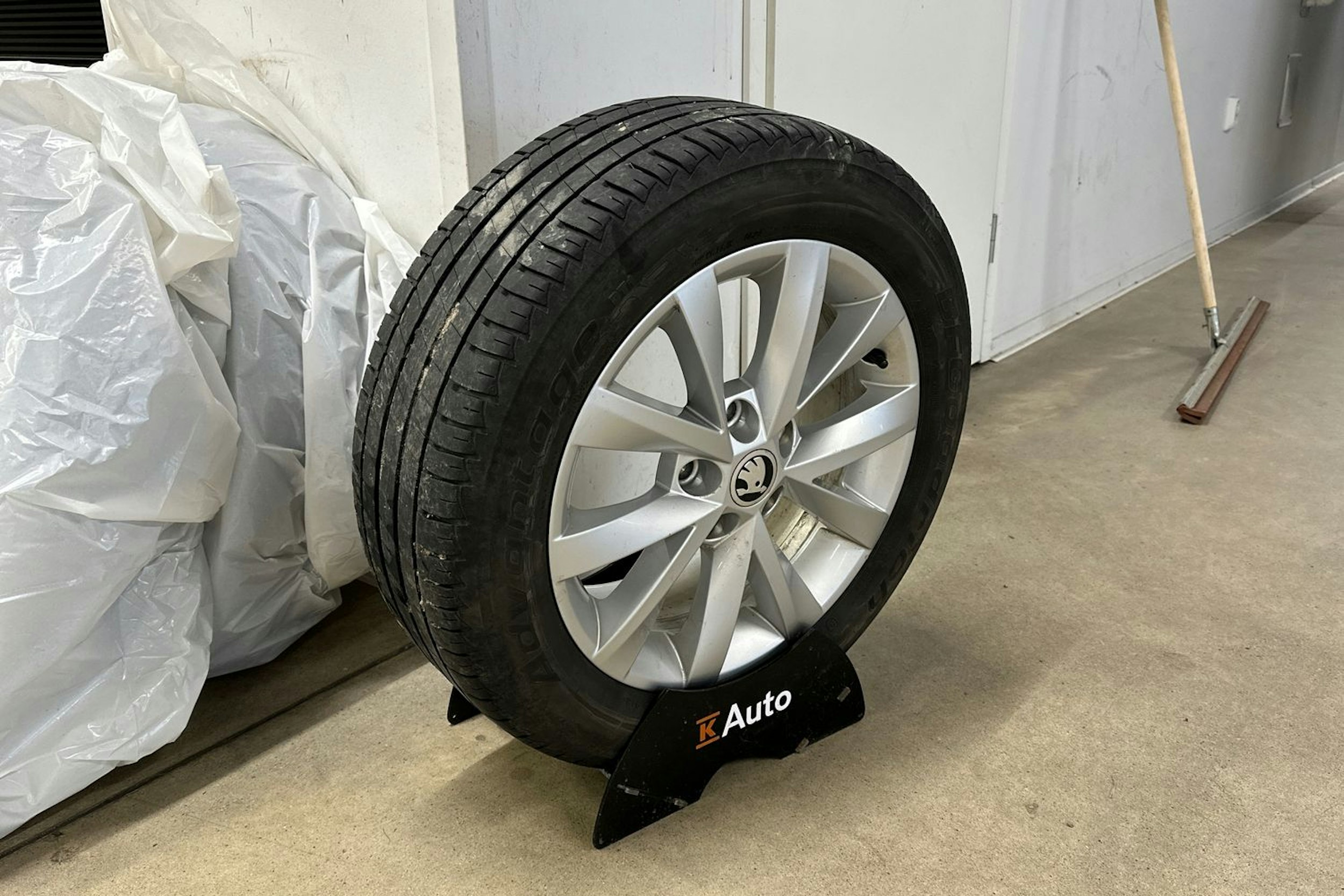 ruskea (beige) Skoda Octavia 2018 kuva 13.