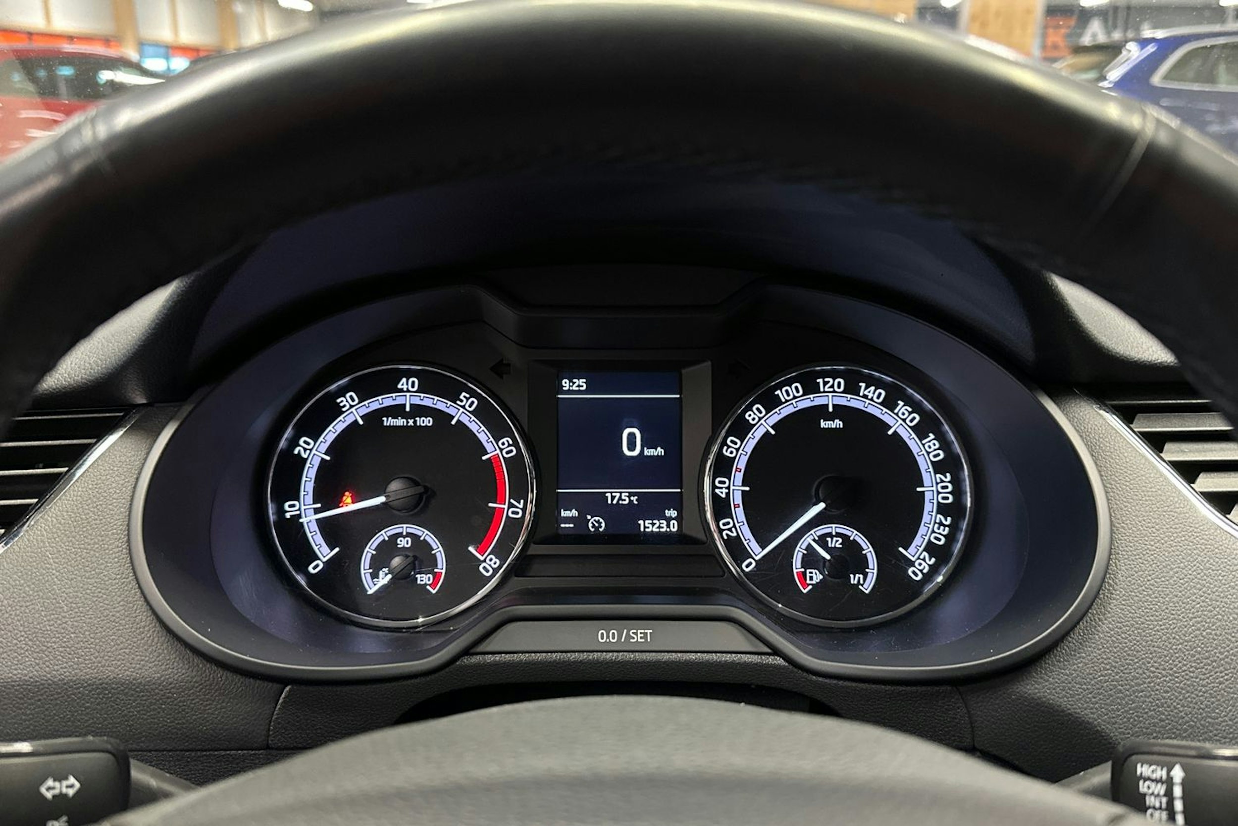 ruskea (beige) Skoda Octavia 2018 kuva 20.