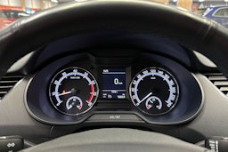 ruskea (beige) Skoda Octavia 2018 kuva 20.