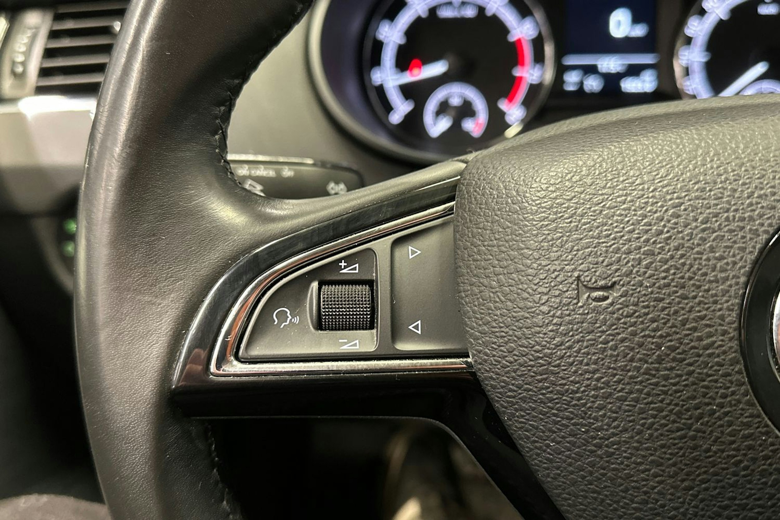 ruskea (beige) Skoda Octavia 2018 kuva 23.