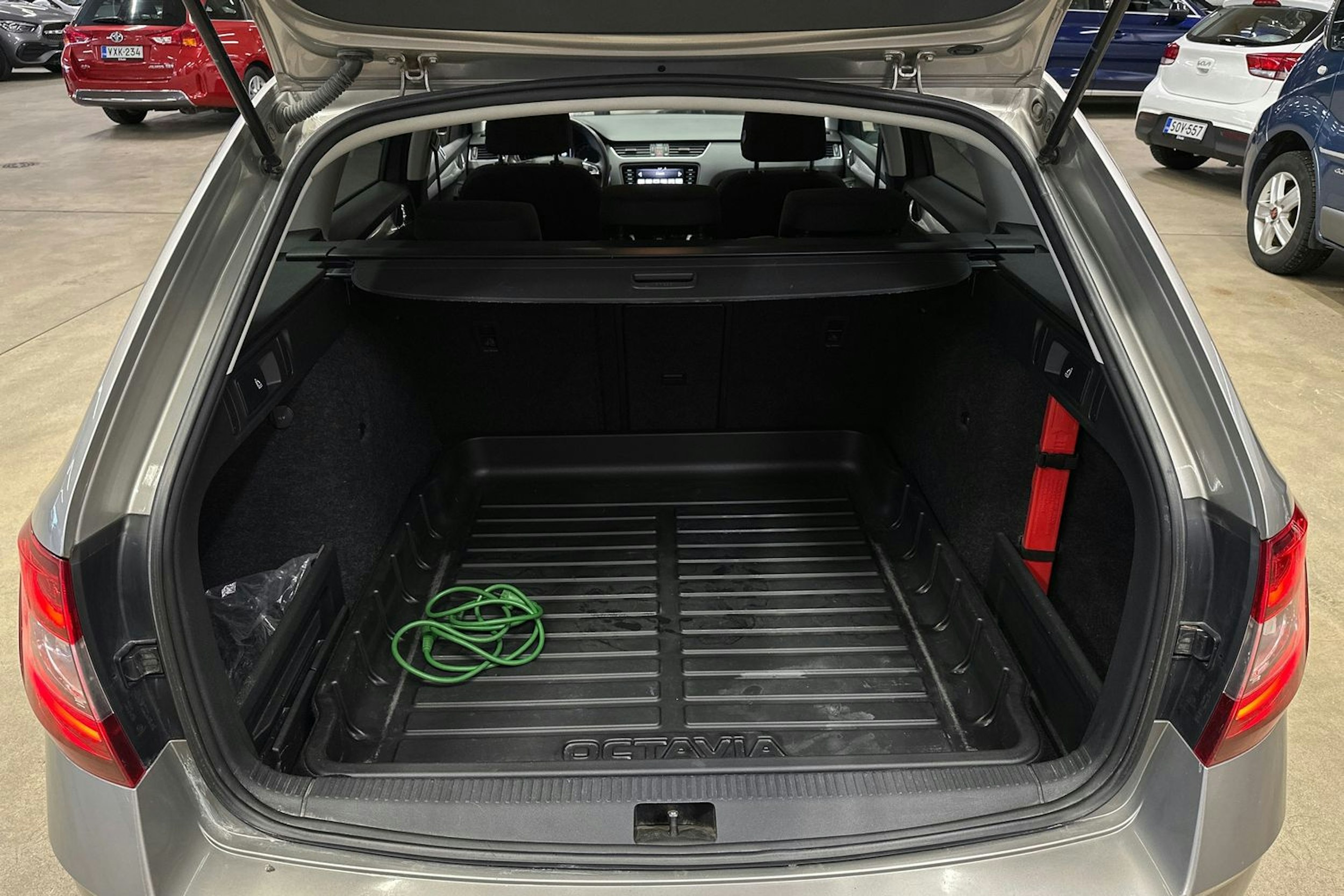 ruskea (beige) Skoda Octavia 2018 kuva 26.