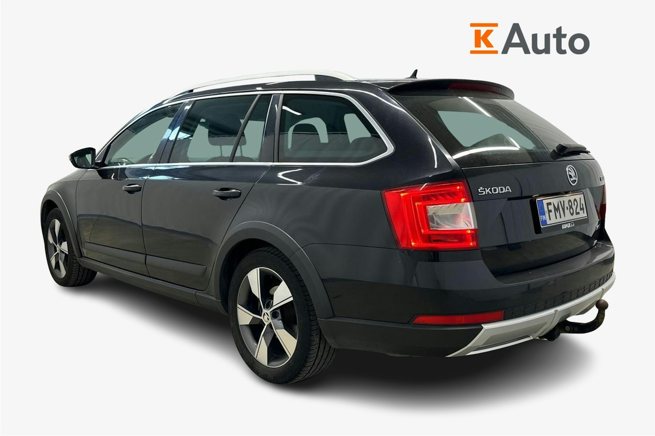 musta Skoda Octavia 2017 kuva 2.