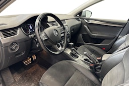 musta Skoda Octavia 2017 kuva 3.