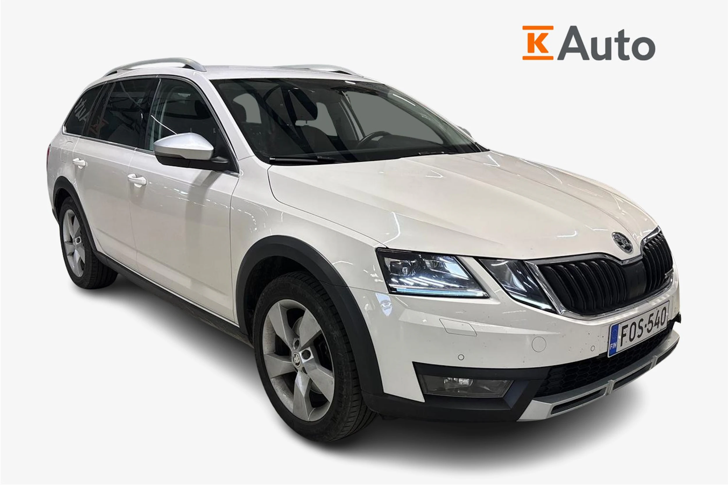 valkoinen Skoda Octavia 2017 kuva 1.
