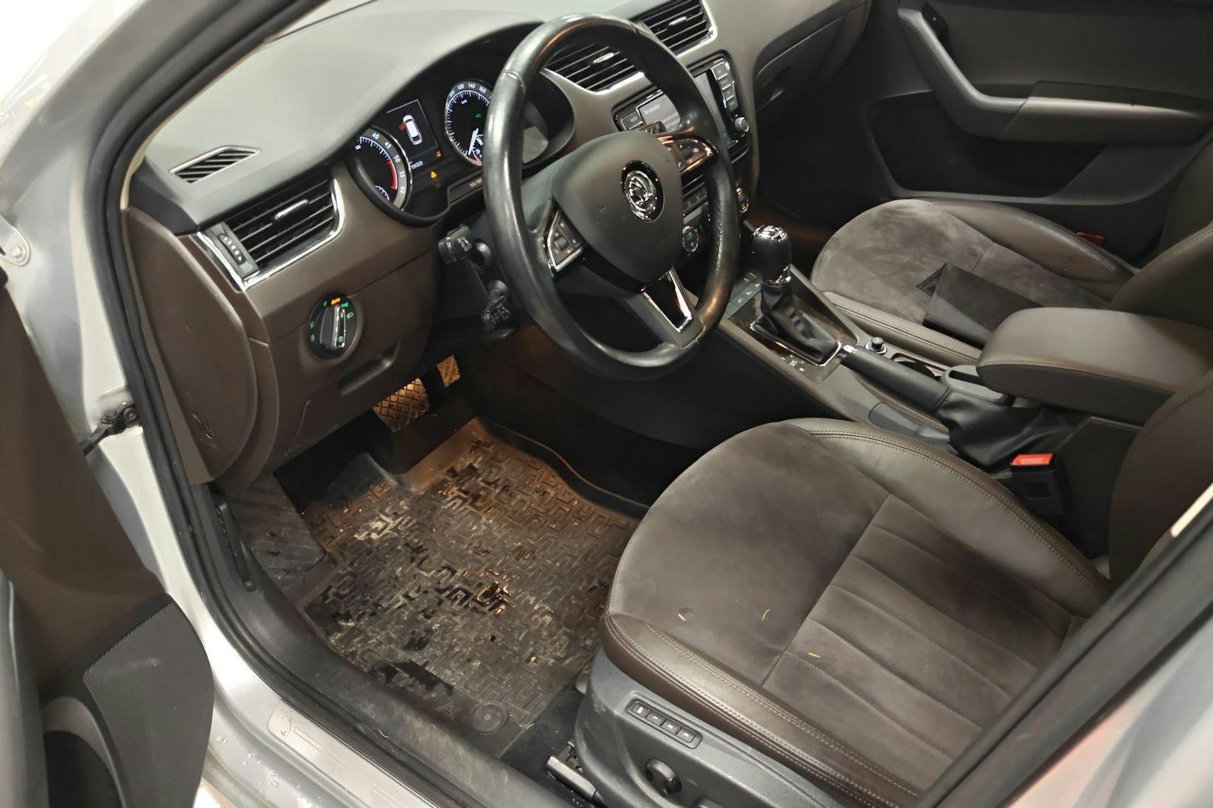 met. harmaa Skoda Octavia 2017 kuva 3.