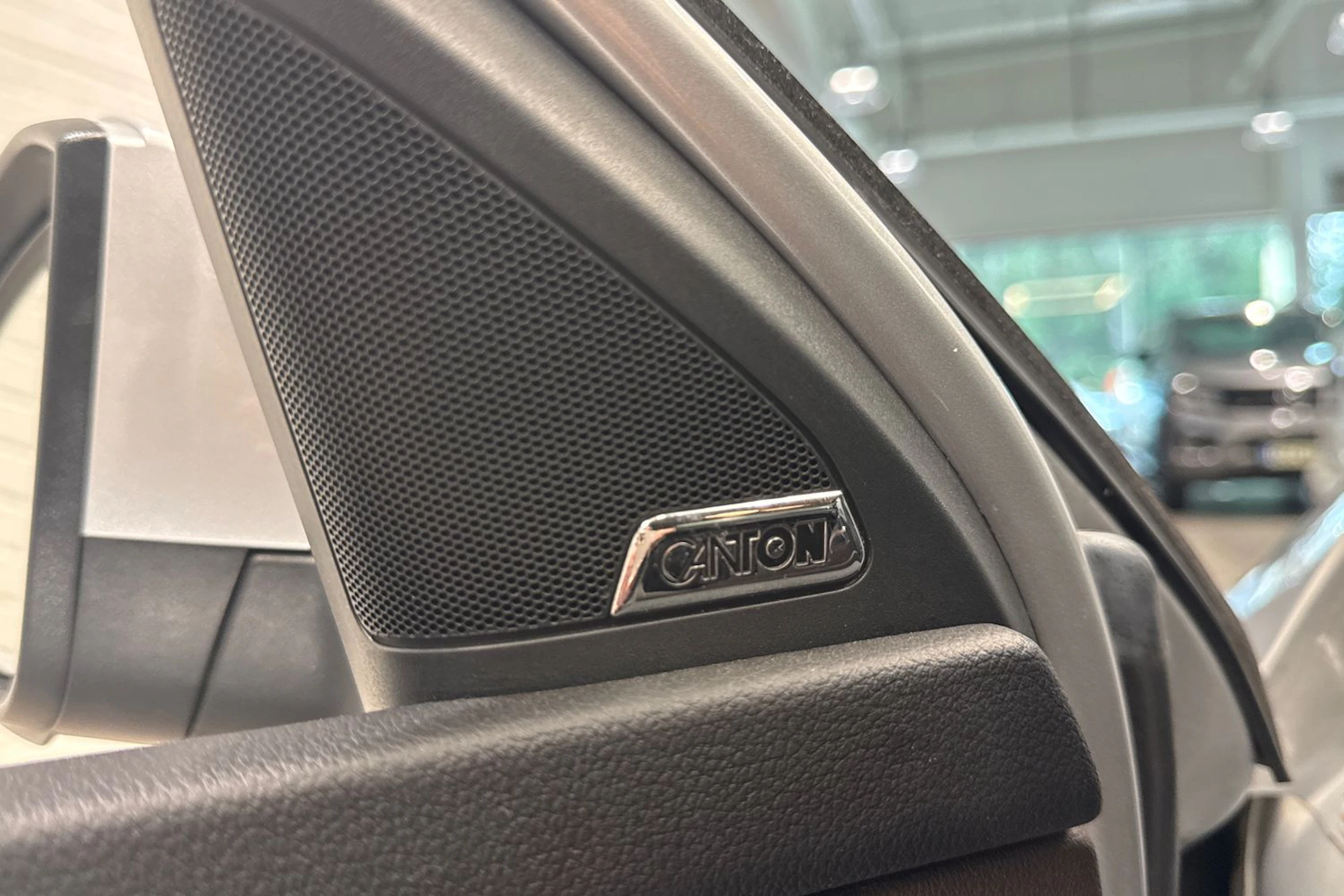 Harmaa Skoda OCTAVIA 2017 kuva 30.