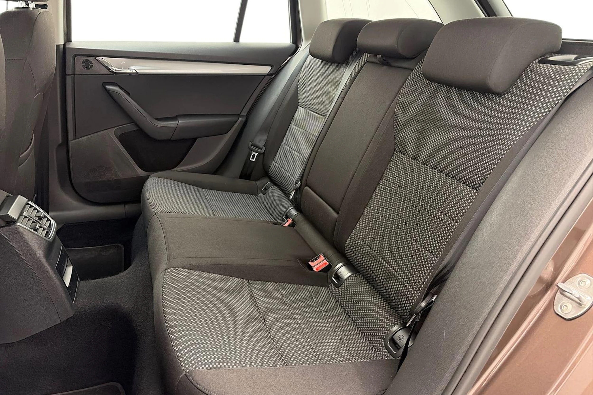 ruskea (beige) Skoda Octavia 2017 kuva 8.