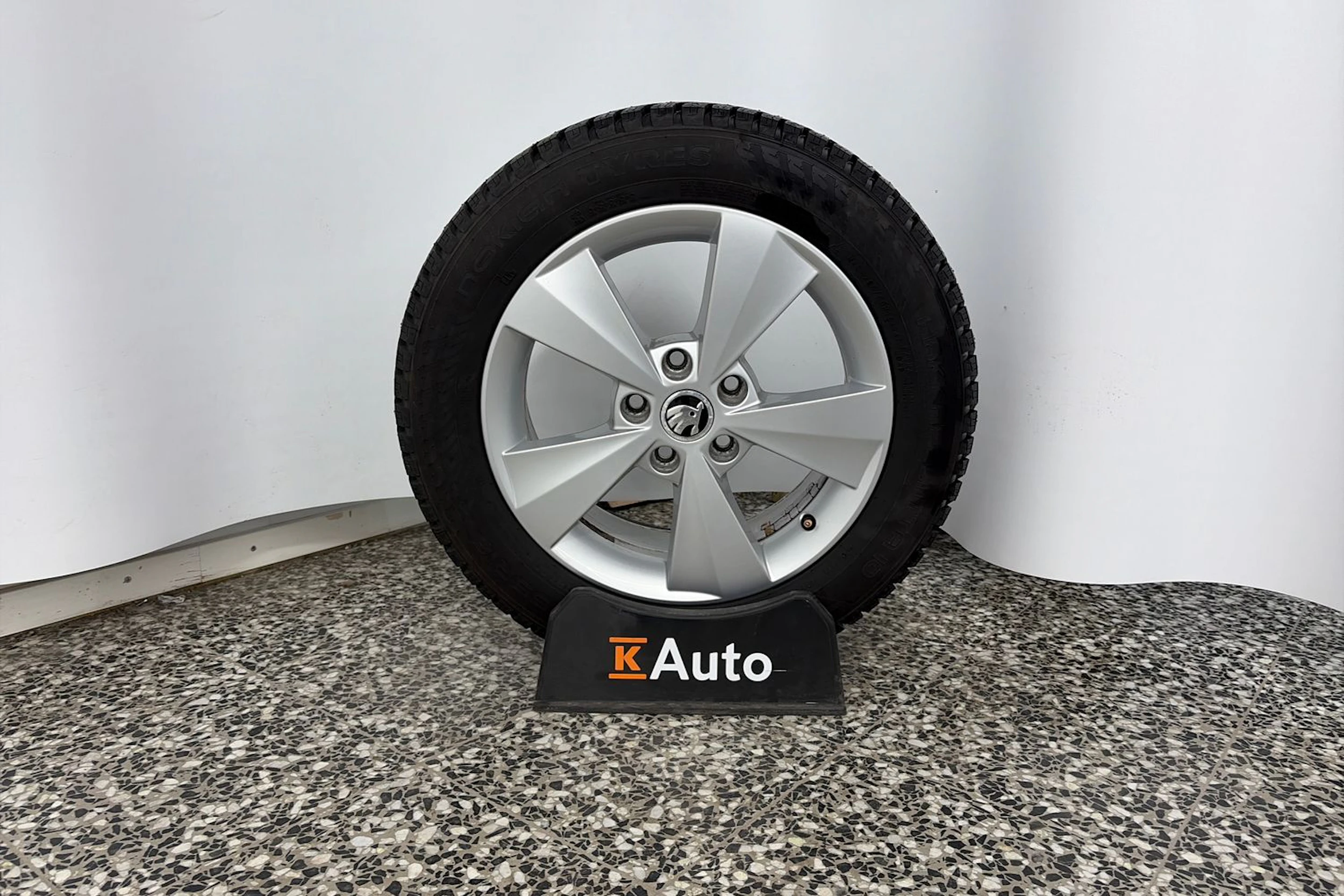 ruskea (beige) Skoda Octavia 2017 kuva 10.