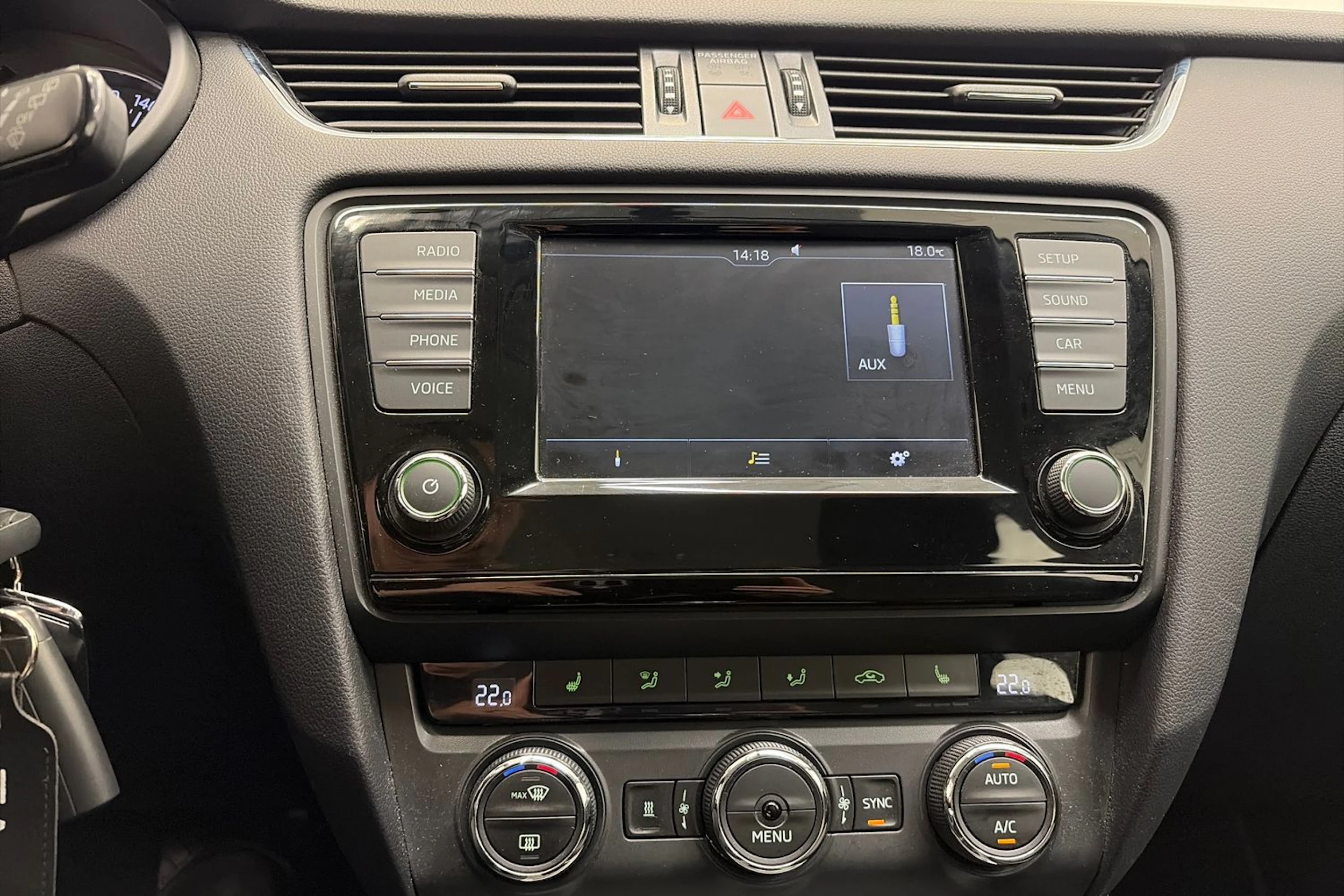 ruskea (beige) Skoda Octavia 2017 kuva 20.