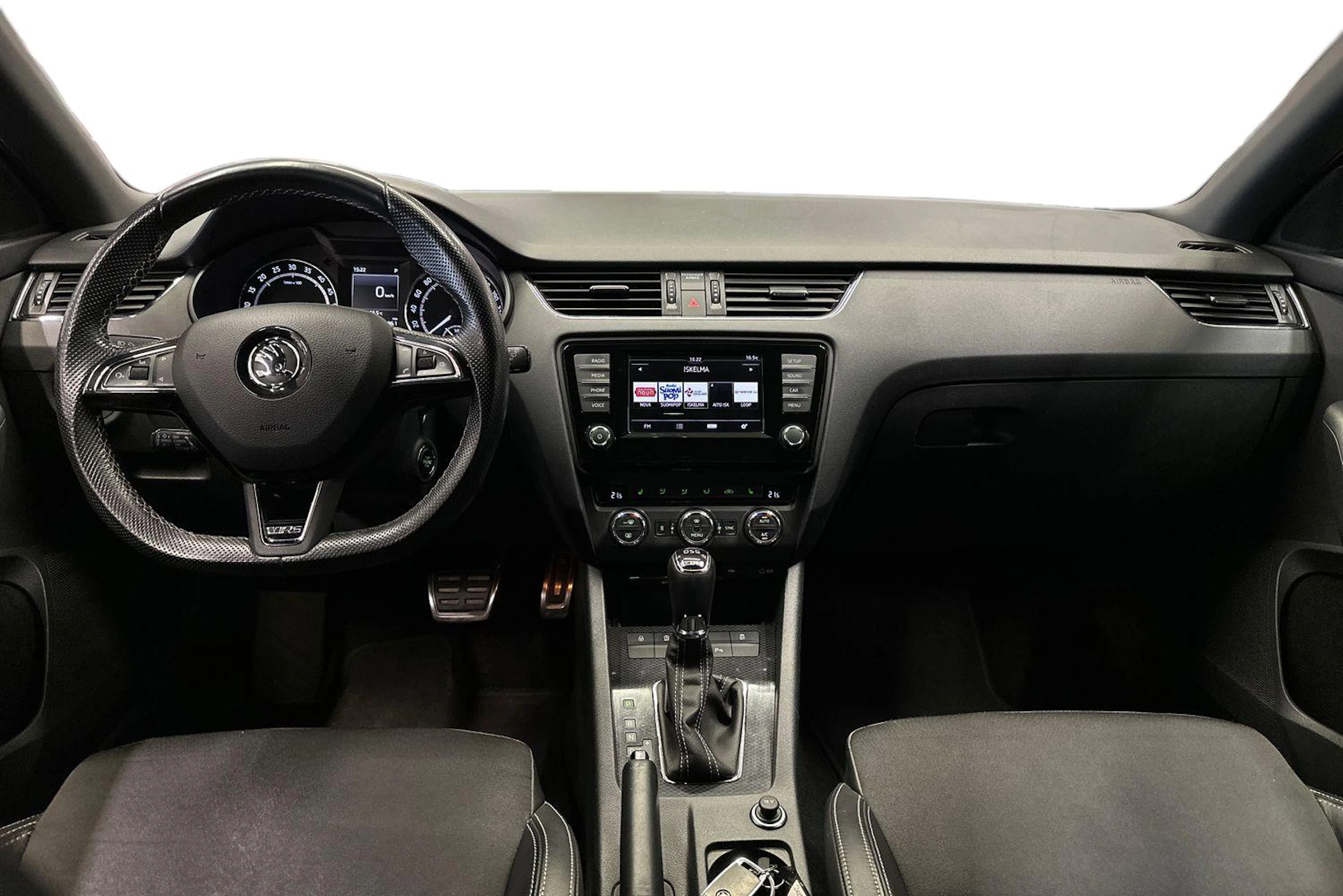 harmaa Skoda Octavia 2017 kuva 9.