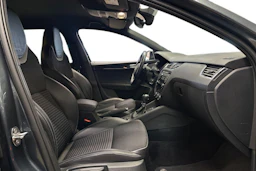 harmaa Skoda Octavia 2017 kuva 12.