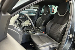 harmaa Skoda Octavia 2017 kuva 16.