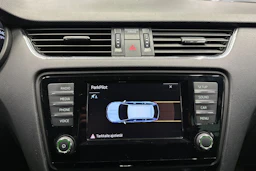 harmaa Skoda Octavia 2017 kuva 17.