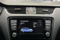 harmaa Skoda Octavia 2017 kuva 18.