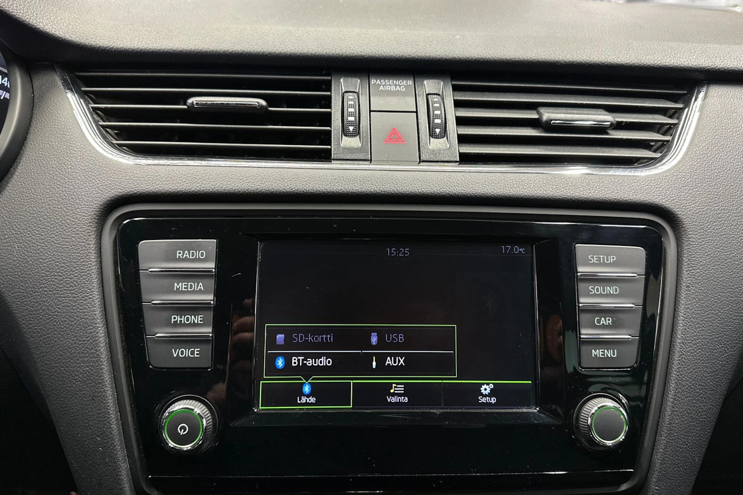 harmaa Skoda Octavia 2017 kuva 20.