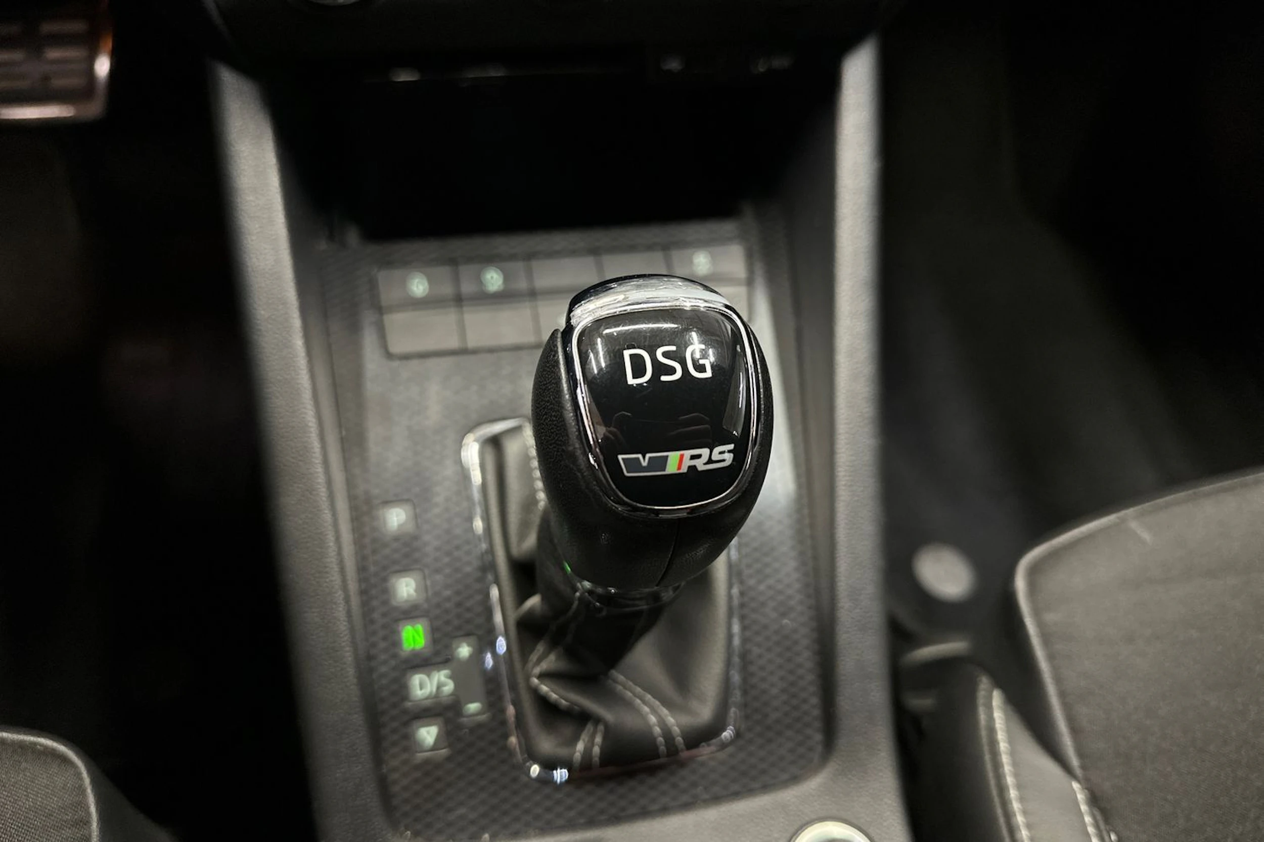 harmaa Skoda Octavia 2017 kuva 23.