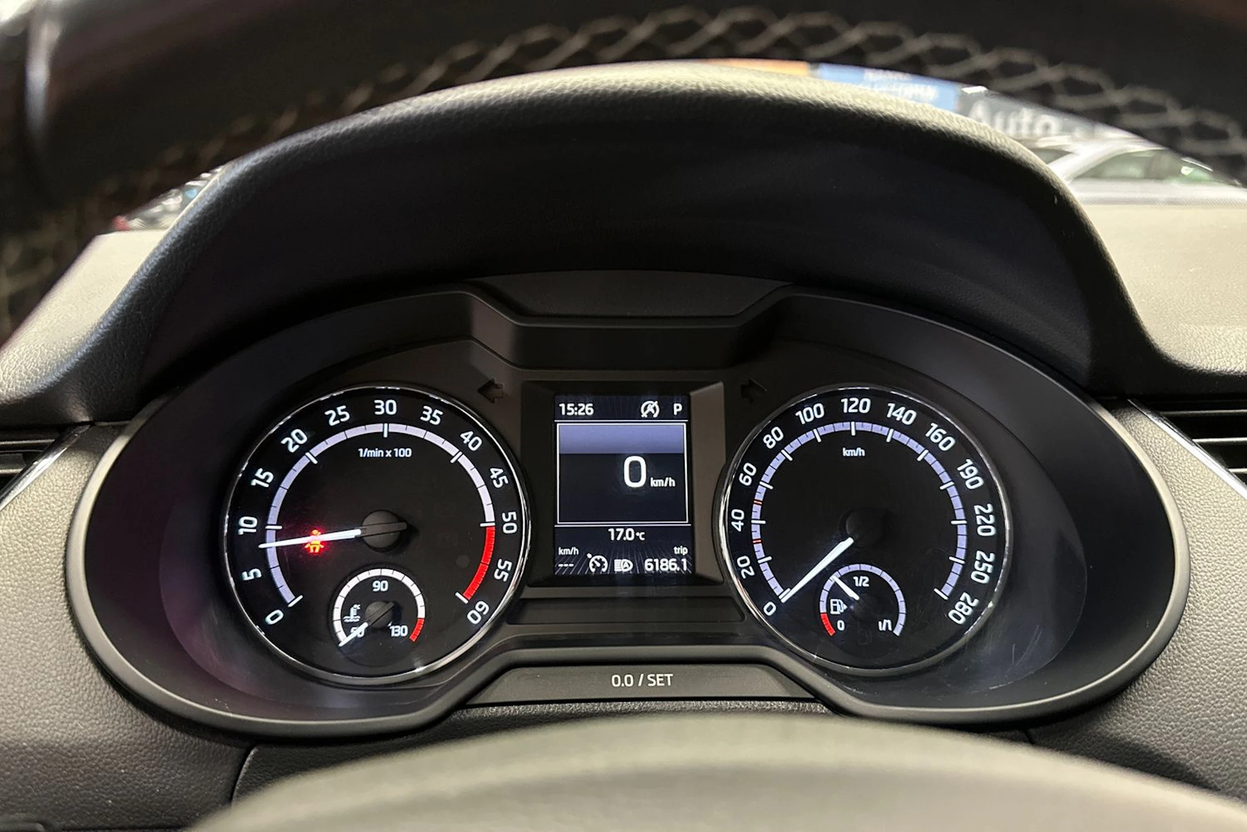harmaa Skoda Octavia 2017 kuva 25.