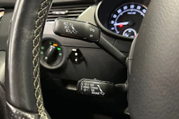 harmaa Skoda Octavia 2017 kuva 26.