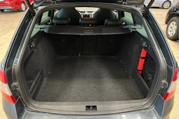 harmaa Skoda Octavia 2017 kuva 30.