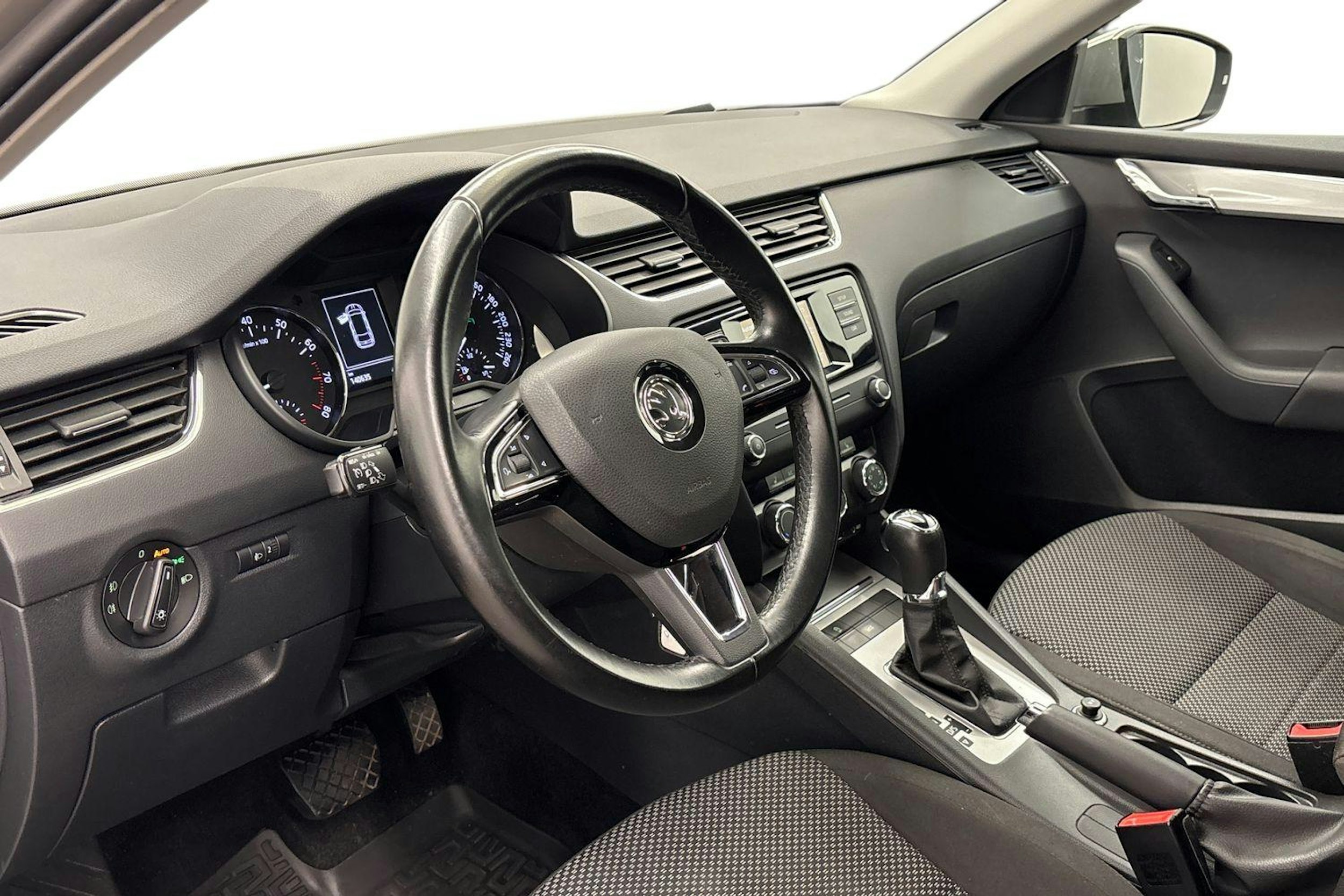 ruskea (beige) Skoda Octavia 2017 kuva 7.
